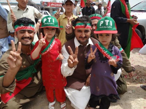 لاہور میں آج سیاسی قوت کا مظاہرہ، تیاریاں مکمل، عمران خان نے جائزہ بھی لیا