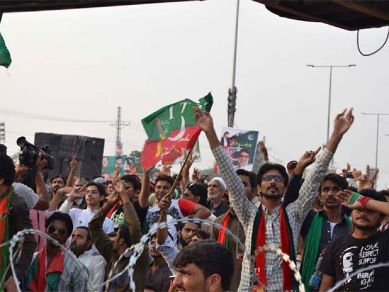 رائیونڈ جلسہ،عمران خان جلسہ گاہ پہنچ گئے،کارکنوں کی آمد کا سلسلہ جاری