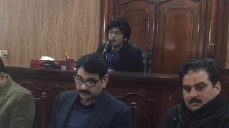 گجرات:  ضلع کونسل اجلاس میں سپیکر شیر افگن کی اپوزیشن کو منت و سماجت۔۔۔!