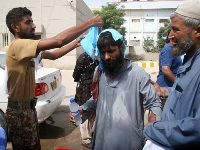 سندھ حکومت نے کراچی میں 115 مقامات پر ہیٹ اسٹروک سینٹرز قائم کردیے