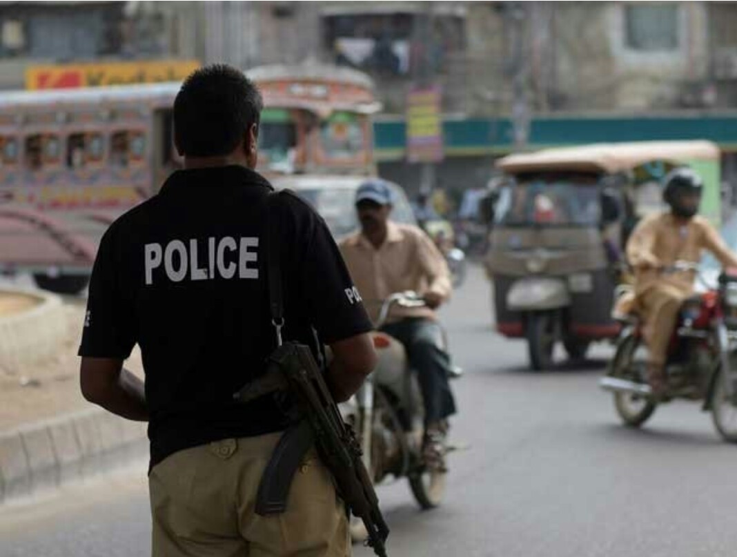 حالیہ گرمی کی لہر سندھ پولیس میدان میں آگئی