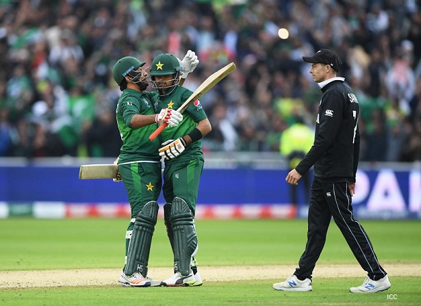 پاکستان نے ورلڈکپ میں ناقابل شکست نیوزی لینڈ کو شکست دے دی