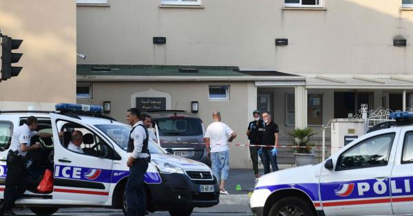 فرانس : مسجد کے سامنے فائرنگ ،امام مسجد سمیت 2 افراد زخمی