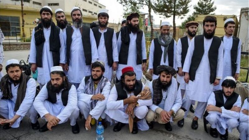 زیر حراست 400 طالبان جنگجوؤں کو رہا کر دیا گیا