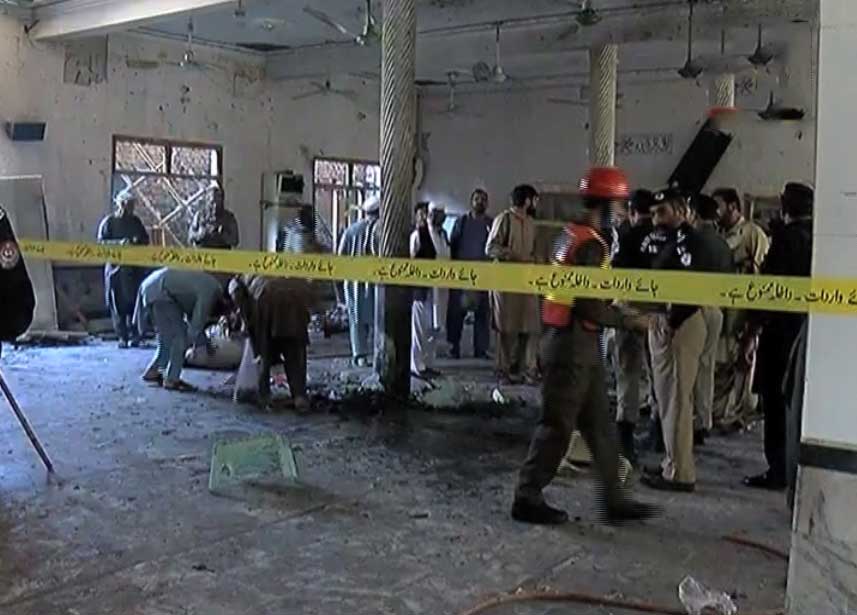 پشاور : مدرسے میں دھماکا، 7شہید،100کے قریب زخمی