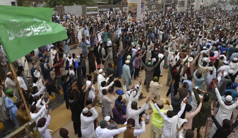 کالعدم تحریک لبیک پاکستان نے ملک بھر میں جاری دھرنے ختم کرنے کا اعلان کر دیا