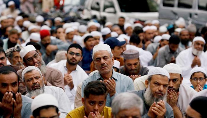 اسلام آ باد:ملک بھر میں آج عید الاضحیٰ مذہبی جوش و جذبے سے منائی جا رہی ہے۔