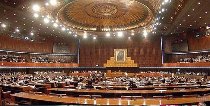 قومی اسمبلی کا اجلاس تحریک عدم اعتماد پر بحث کے بغیر اتوار تک ملتوی