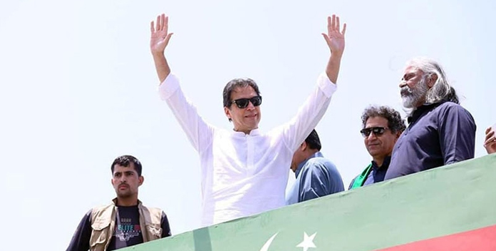 عمران خان کا الیکشن کمشنر کے خلاف 10 ارب کے ہرجانے کا دعویٰ دائر کرنے کا اعلان