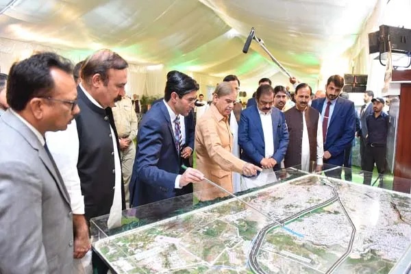 وزیراعظم شہباز شریف نے بھارہ کہو بائی پاس منصوبے کا سنگ بنیاد رکھ دیا