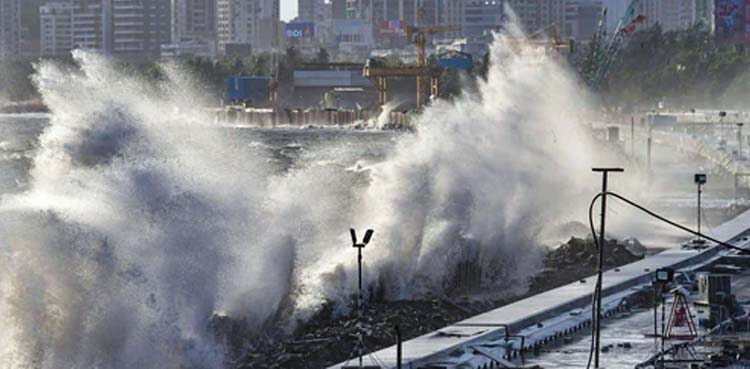 سمندری طوفان بپرجوائے آج پاکستانی حدود میں داخل ہوگا