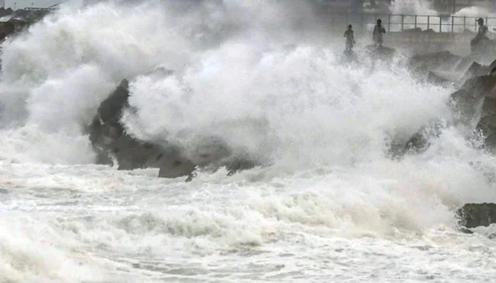 کراچی سمندری طوفان