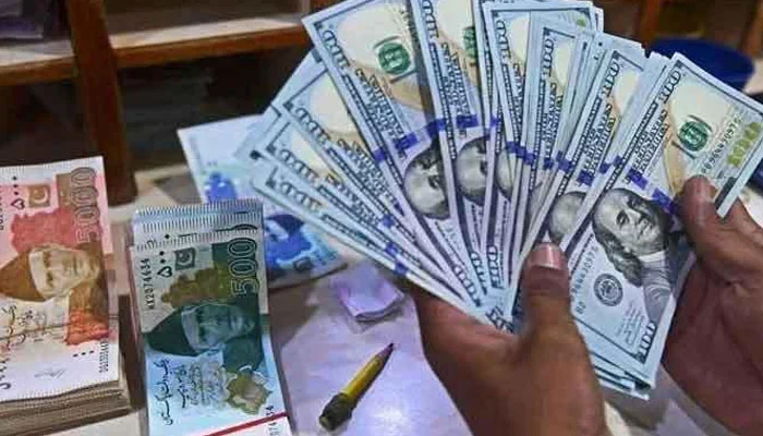 ڈالر کی گراوٹ کا سلسلہ جاری، پاکستانی روپیہ مزید تگڑا