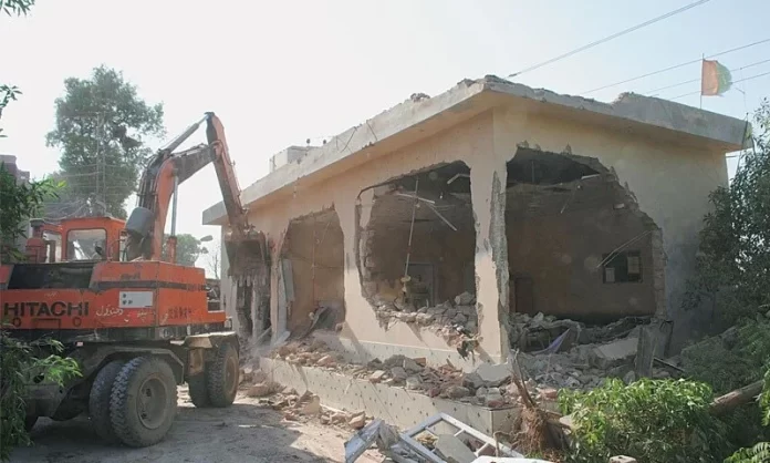 Operation against illegal constructions, more than 20 buildings were demolished