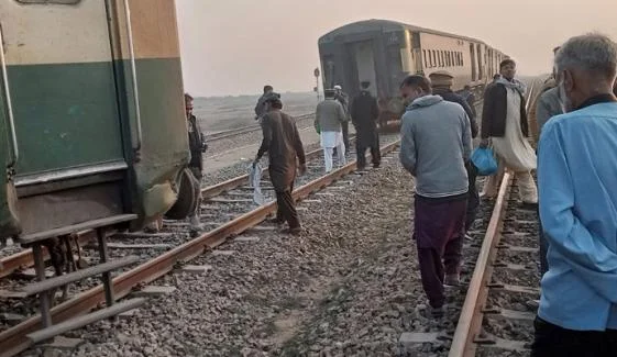 Shalimar Express accident, 3 coaches derailed