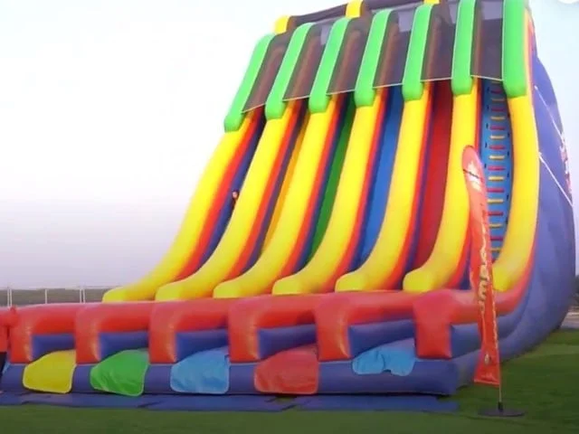 World's Largest Jumping Castle Is Built In Karachi