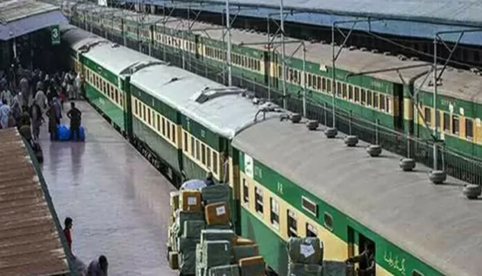 پاکستان ریلوے کا شمسی توانائی سے استفادہ حاصل کرنیکا فیصلہ