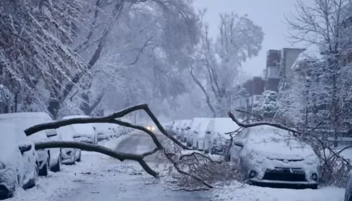 کینیڈا میں برفانی طوفان نے نظام زندگی مفلوج کردی